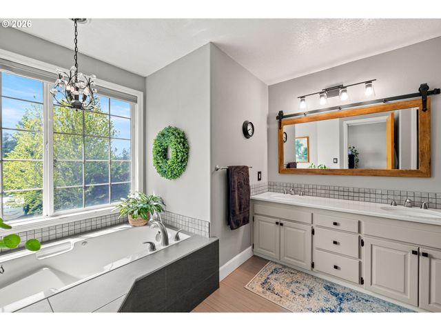 4549 Se 10TH Ter, Gresham, OR 97080