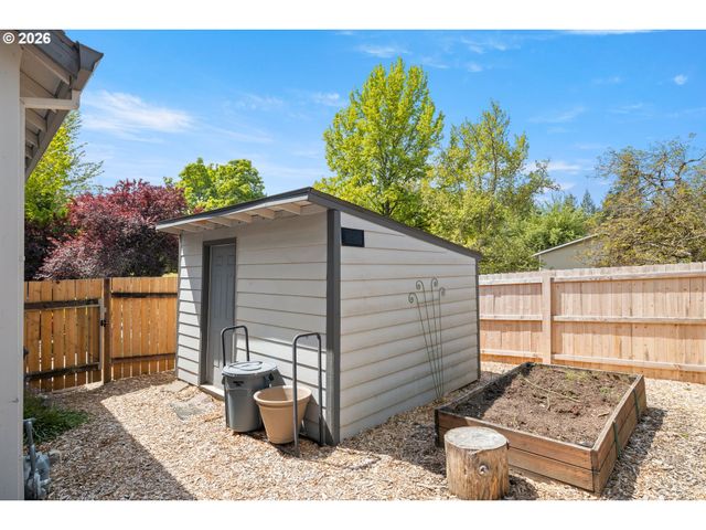 4549 Se 10TH Ter, Gresham, OR 97080