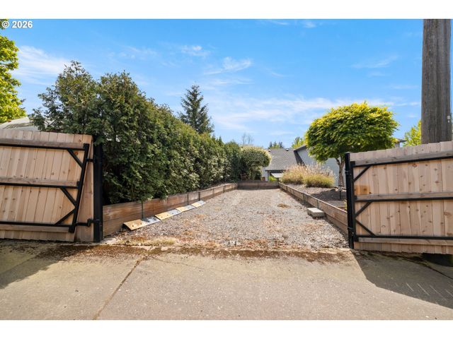 4549 Se 10TH Ter, Gresham, OR 97080