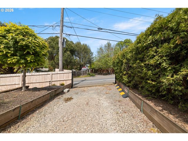 4549 Se 10TH Ter, Gresham, OR 97080