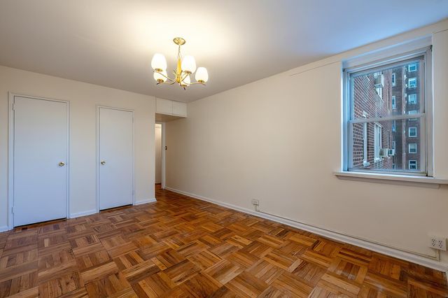 60 Knolls Cres Apt 4H, New York City, NY 10463