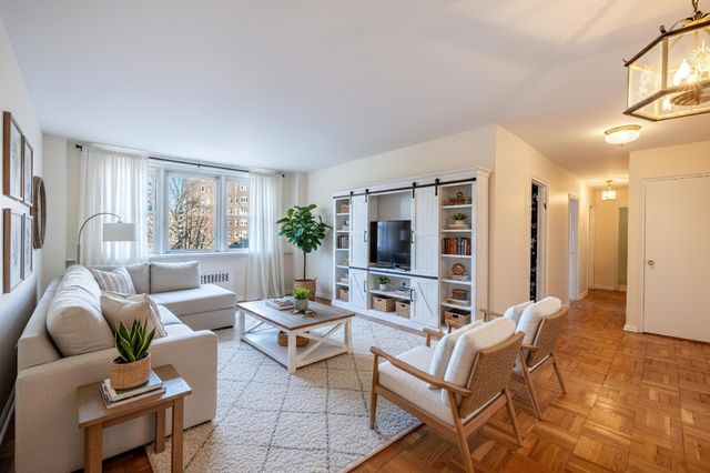 60 Knolls Cres Apt 4H, New York City, NY 10463