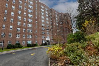 60 Knolls Cres Apt 4H, New York City, NY 10463