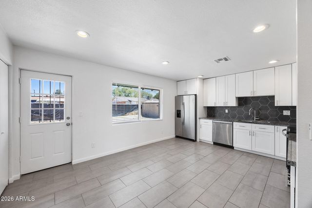3920 W Bethany Home Road, Phoenix, AZ 85019