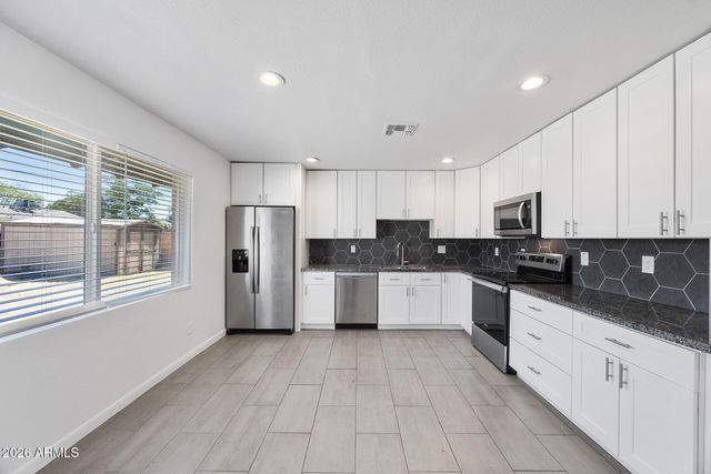 3920 W Bethany Home Road, Phoenix, AZ 85019