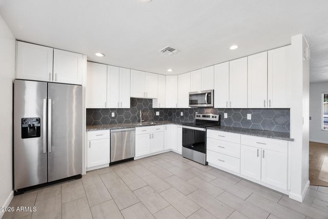 3920 W Bethany Home Road, Phoenix, AZ 85019