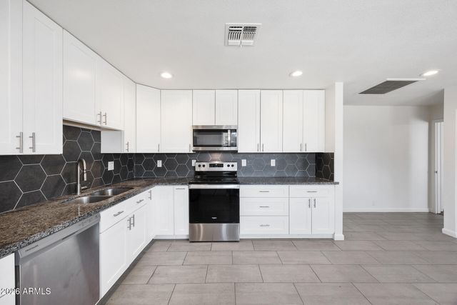3920 W Bethany Home Road, Phoenix, AZ 85019