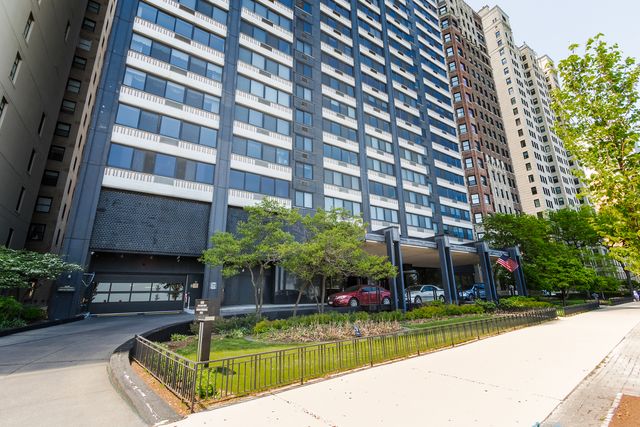 1440 N Lake Shore Drive 35A, Chicago, IL 60610