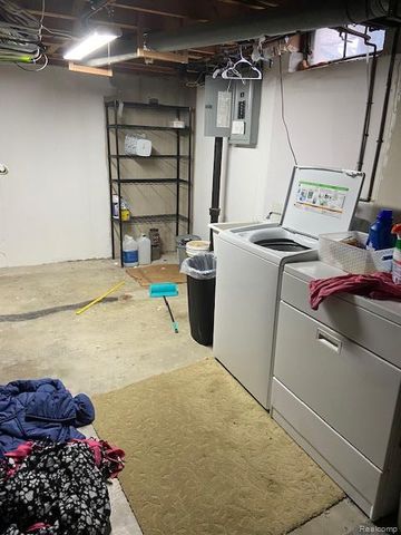 29531 Eiffel Avenue, Warren, MI 48088