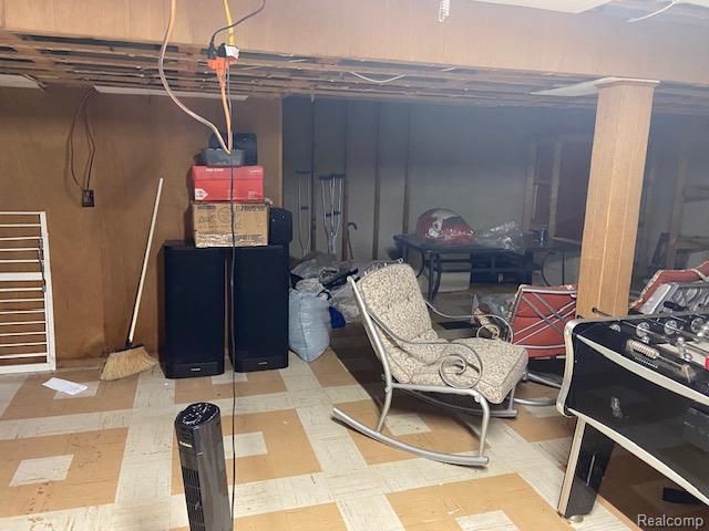 29531 Eiffel Avenue, Warren, MI 48088