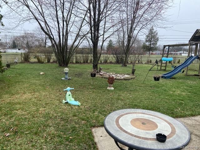 29531 Eiffel Avenue, Warren, MI 48088
