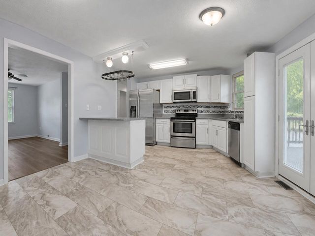 3851 Farm Brook Lane, Columbus, OH 43204