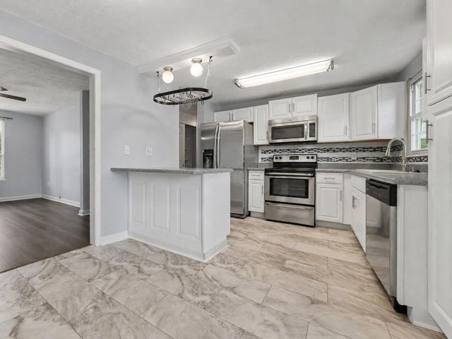 3851 Farm Brook Lane, Columbus, OH 43204