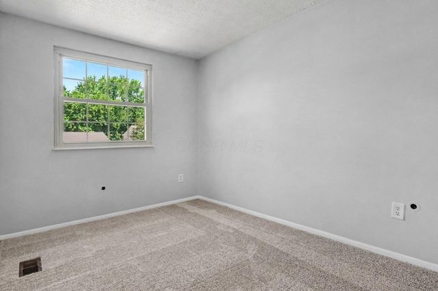 3851 Farm Brook Lane, Columbus, OH 43204