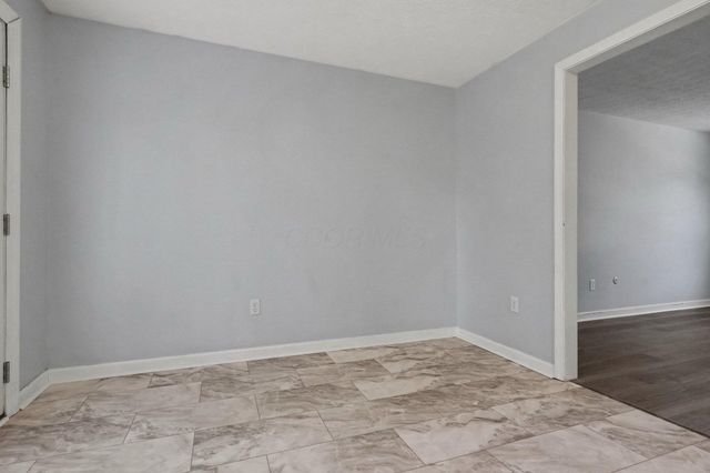 3851 Farm Brook Lane, Columbus, OH 43204