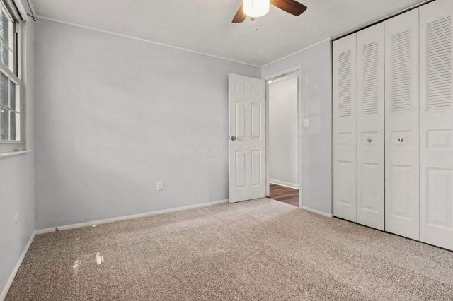 3851 Farm Brook Lane, Columbus, OH 43204