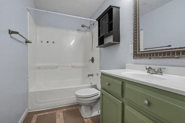 3851 Farm Brook Lane, Columbus, OH 43204