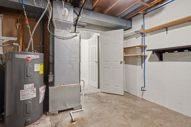 3851 Farm Brook Lane, Columbus, OH 43204