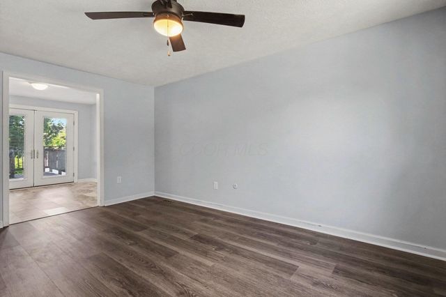 3851 Farm Brook Lane, Columbus, OH 43204