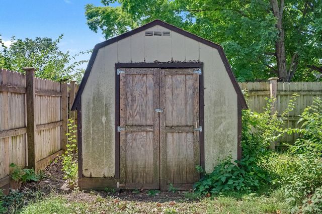 3851 Farm Brook Lane, Columbus, OH 43204