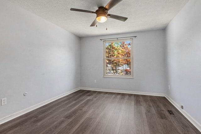 3851 Farm Brook Lane, Columbus, OH 43204