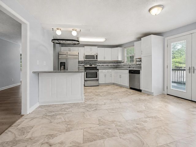 3851 Farm Brook Lane, Columbus, OH 43204