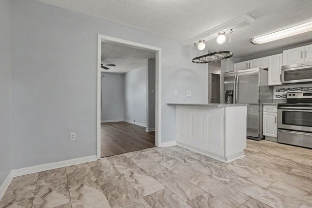 3851 Farm Brook Lane, Columbus, OH 43204