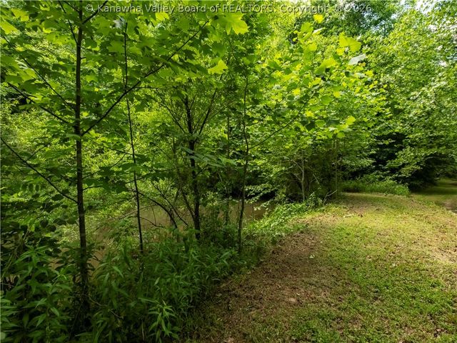 25 Veranda Lane, Elkview, WV 25071