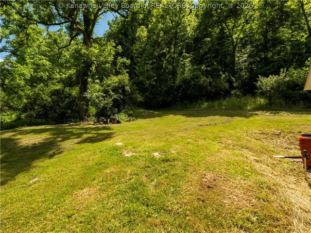 25 Veranda Lane, Elkview, WV 25071