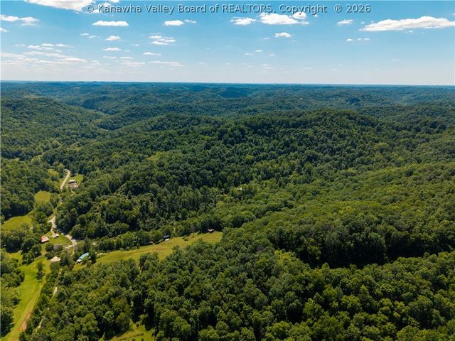 25 Veranda Lane, Elkview, WV 25071