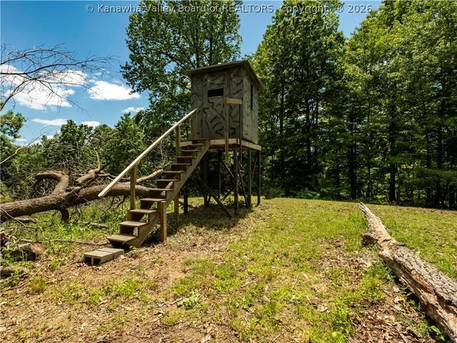 25 Veranda Lane, Elkview, WV 25071