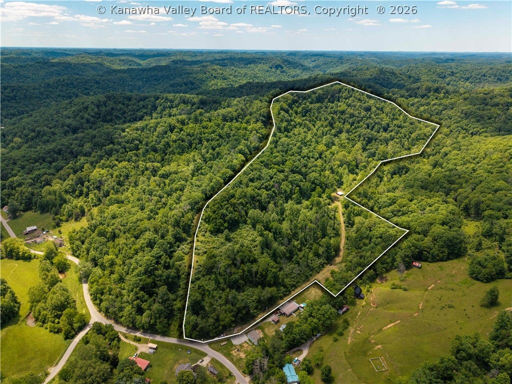 25 Veranda Lane, Elkview, WV 25071