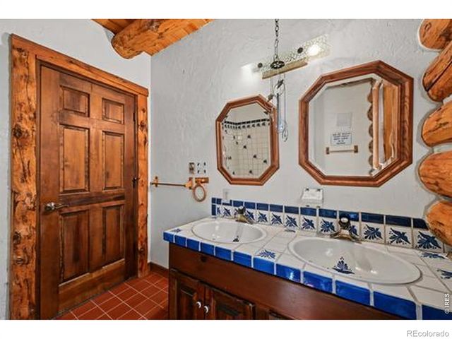 788 Pioneer Road, Lyons, CO 80540