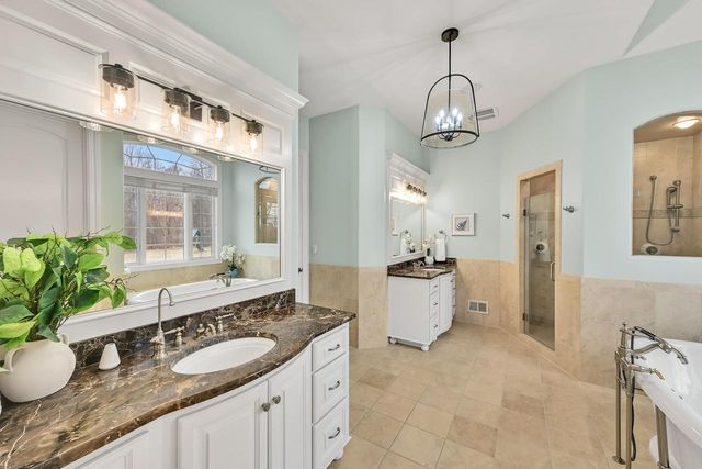 12939 N Cobblestone COURT, Mequon, WI 53097