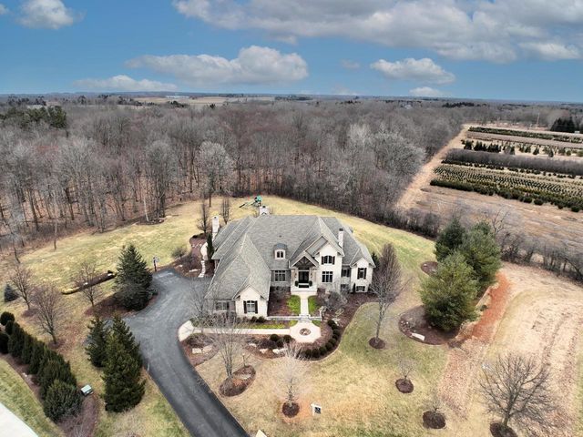 12939 N Cobblestone COURT, Mequon, WI 53097