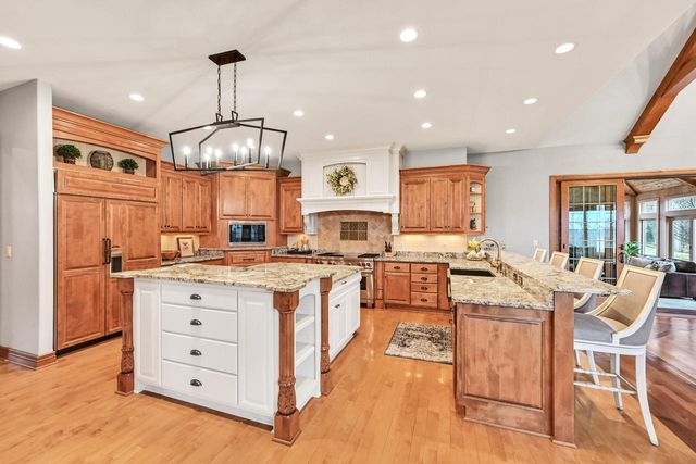 12939 N Cobblestone COURT, Mequon, WI 53097