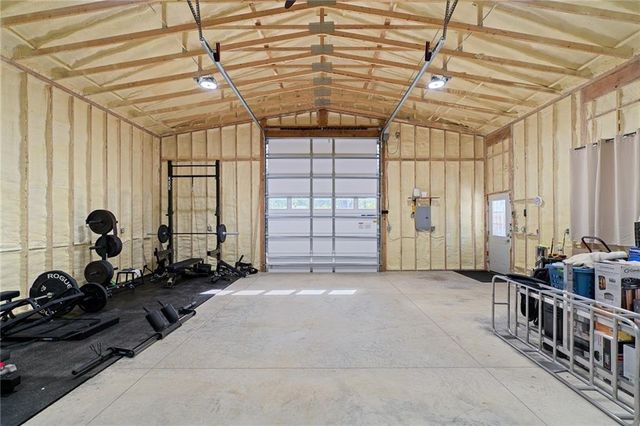 8630 Hilltop Road, De Soto, KS 66018