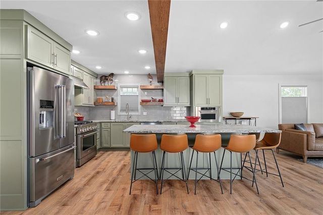 8630 Hilltop Road, De Soto, KS 66018