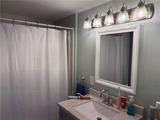 10 Robinson Street A, Narragansett, RI 02882