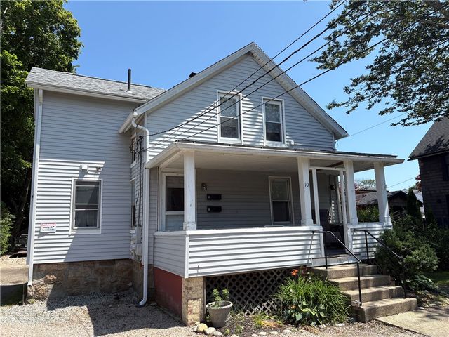 10 Robinson Street A, Narragansett, RI 02882
