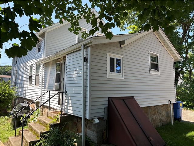 10 Robinson Street A, Narragansett, RI 02882