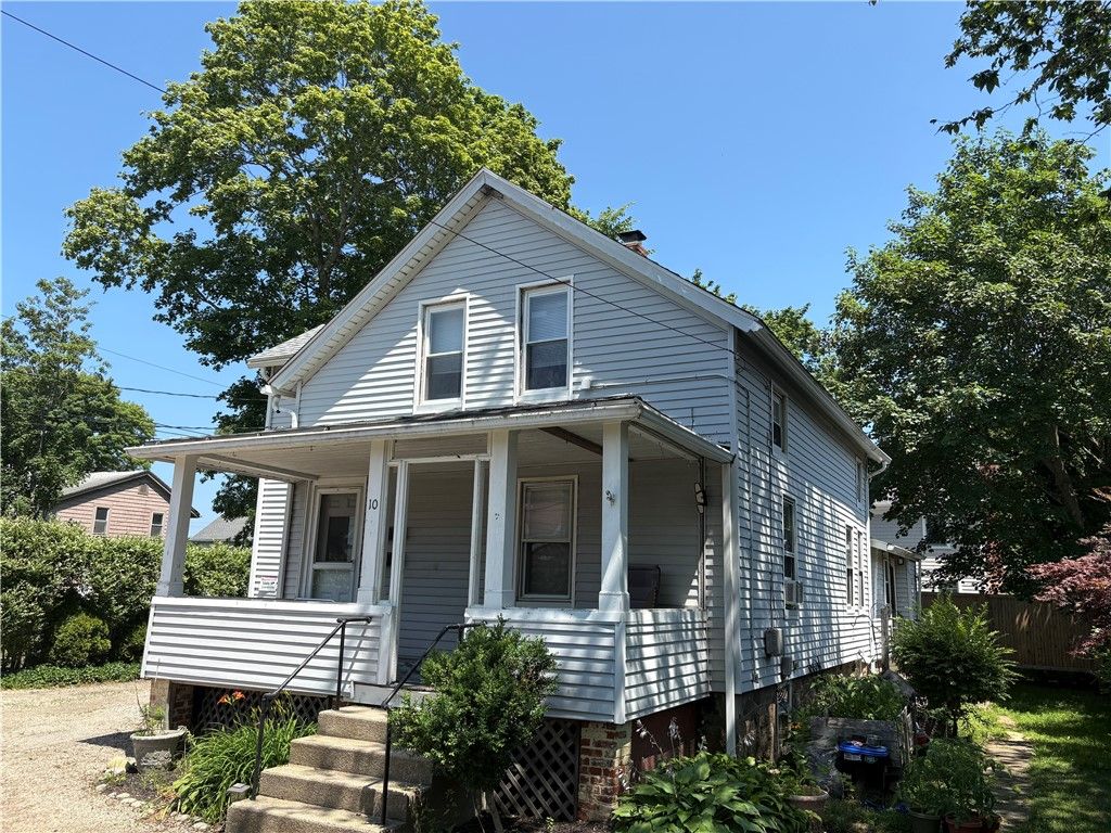 10 Robinson Street A, Narragansett, RI 02882