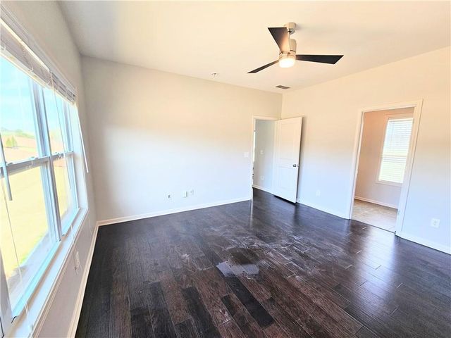 821 Westmoreland NW Circle, Atlanta, GA 30318