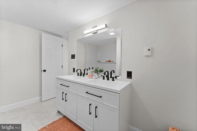 717 W BROAD ST, Quakertown, PA 18951