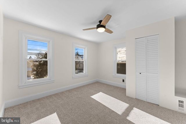 717 W BROAD ST, Quakertown, PA 18951