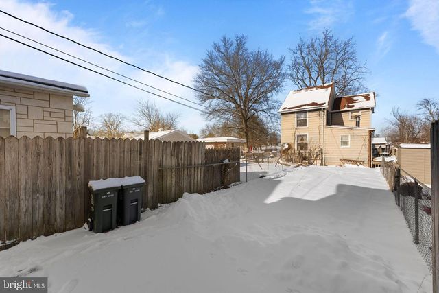 717 W BROAD ST, Quakertown, PA 18951