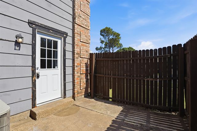 2319 St Gregory Street, Arlington, TX 76013