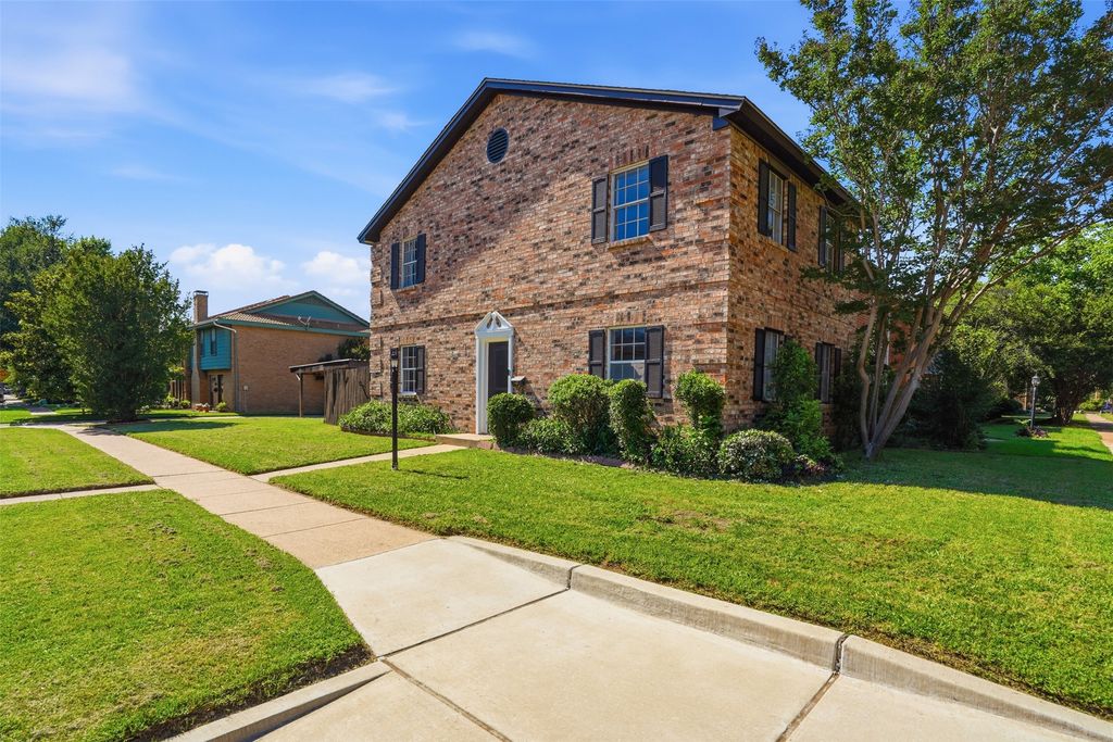 2319 St Gregory Street, Arlington, TX 76013
