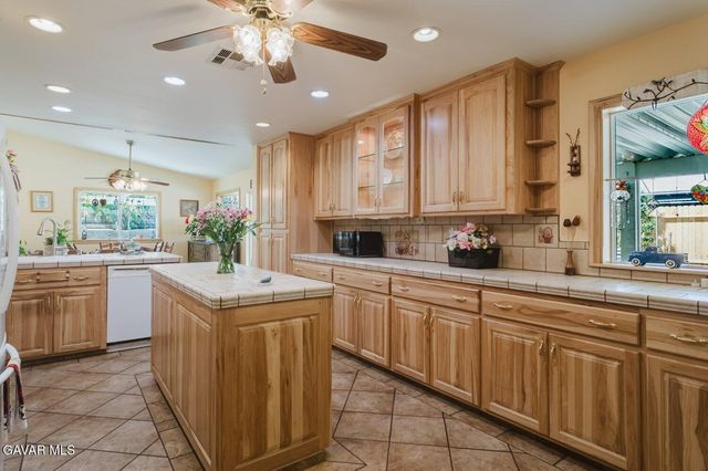 6314 Almond Valley Way, Quartz Hill, CA 93536