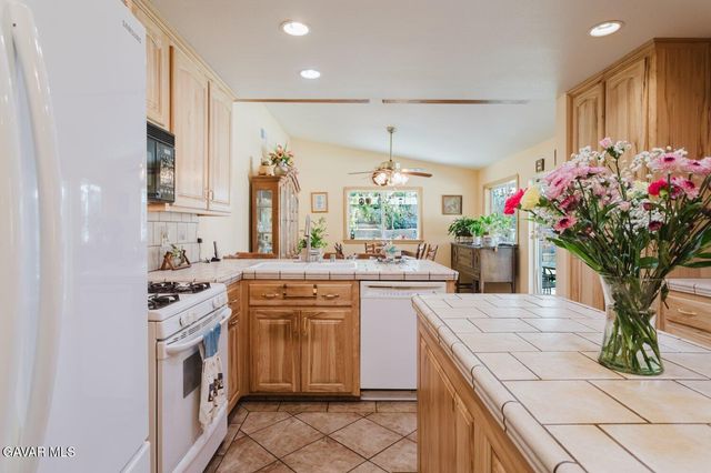 6314 Almond Valley Way, Quartz Hill, CA 93536